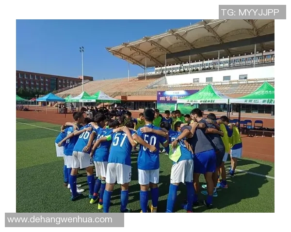 巨幅足球壁画描绘世界顶级球星热血拼搏瞬间魅力无限