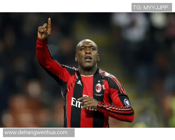 心墙足球球星的传奇之路：从草根到世界顶级球场的奋斗故事