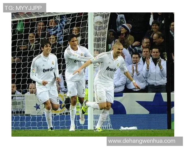 足球球星人工绘画展现绿茵传奇与激情时刻艺术魅力